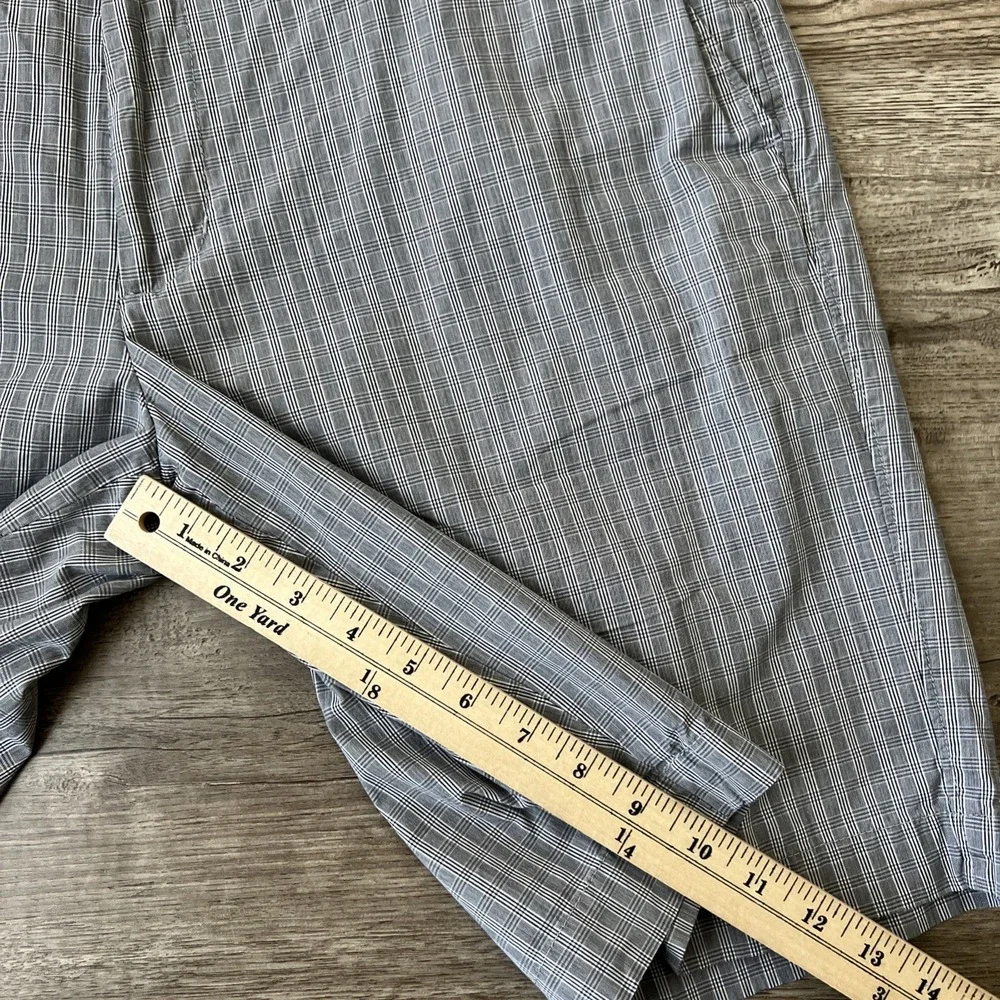 Banana Republic Classic Fit Shorts Mens 36 Gray Plaid 10